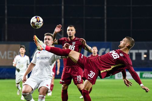 Alexandru Pop (stânga) într-un meci cu CFR Cluj/ foto: Imago Images