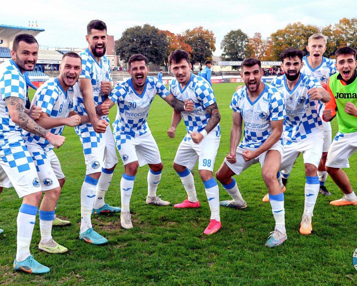 Corvinul 2.0, renașterea unui mit » Cum a reapărut Hunedoara pe harta fotbalului românesc: „Se pot face lucruri frumoase și cu bani puțini”. Urmează stadion nou + marele vis