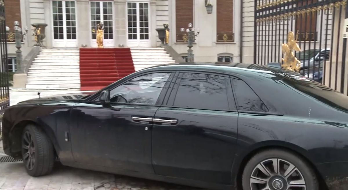 Dennis Politic: „Gigi Becali e amuzant prin unele declarații” + Colegul de la FCSB pe care îl admiră: „Mi-a dat idei bune”