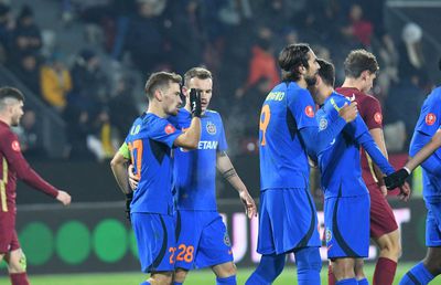 Detalii din interiorul vestiarului de la FCSB: „Șapte jucători își au locul stabilit!” + „Charalambous a venit să-și facă publicitate”