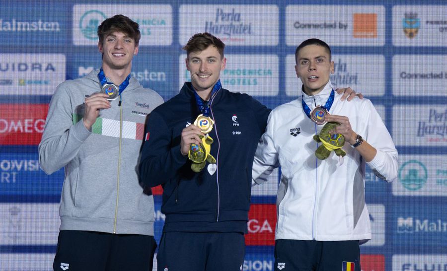 Alessandro Miressi, Maxime Grousset și David Popovici pe podiumul european în 2023 la Otopeni Un triplu campion mondial la înot a vorbit despre ce nu se vede înainte de fiecare cursă: „Sunt multe trucuri”