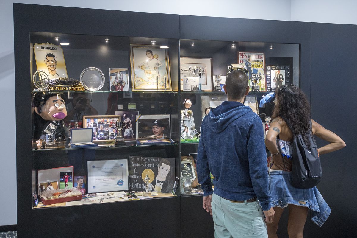 Cum arată cele mai spectaculoase 10 camere cu trofee: imaginea virală publicată de fiul lui Rooney » Ronaldo are propriul lui muzeu