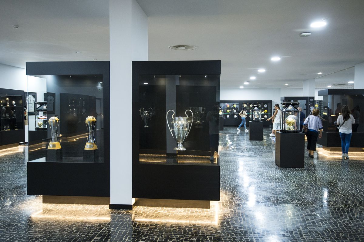 Cum arată cele mai spectaculoase 10 camere cu trofee: imaginea virală publicată de fiul lui Rooney » Ronaldo are propriul lui muzeu