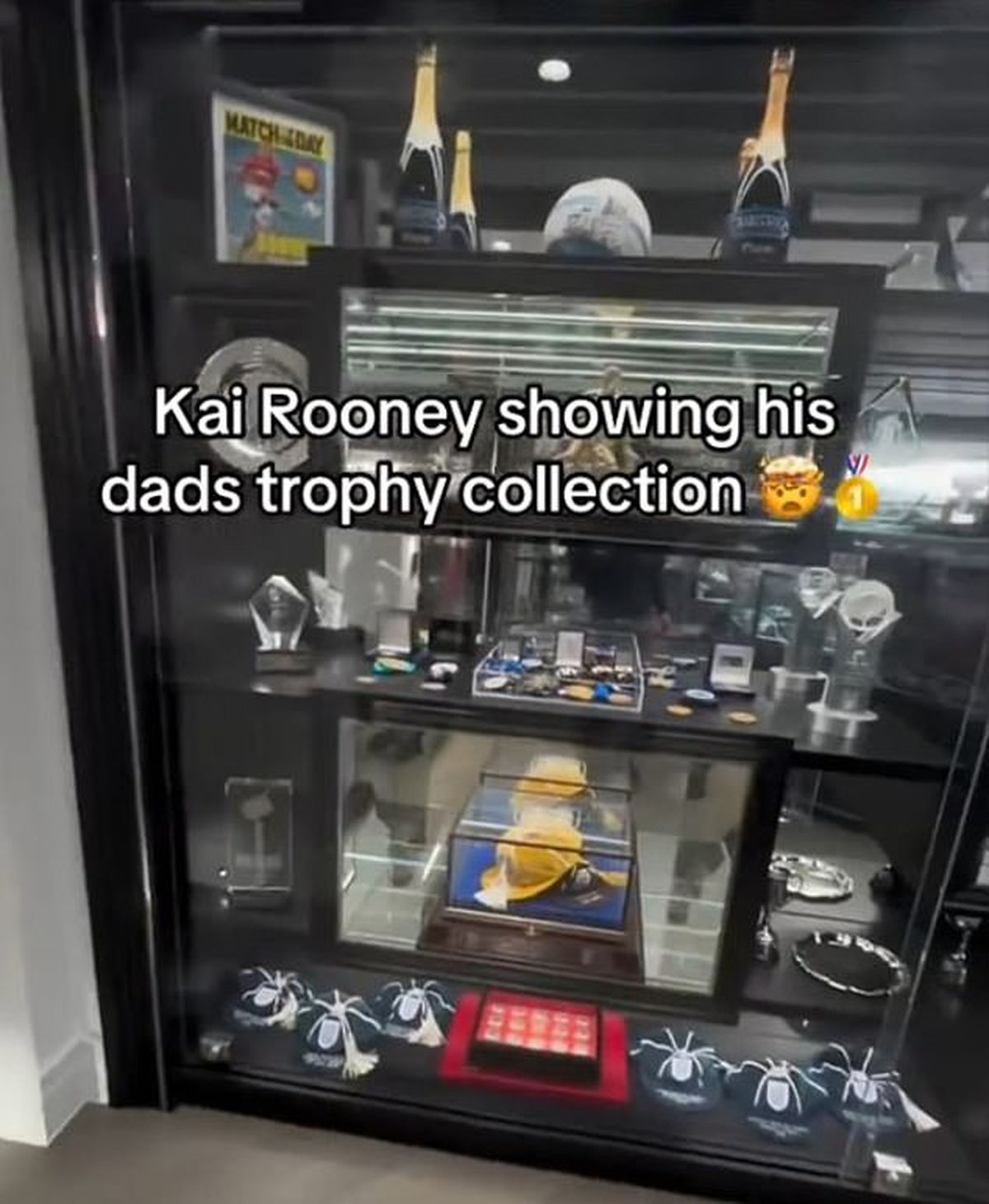 Cum arată cele mai spectaculoase 10 camere cu trofee: imaginea virală publicată de fiul lui Rooney » Ronaldo are propriul lui muzeu