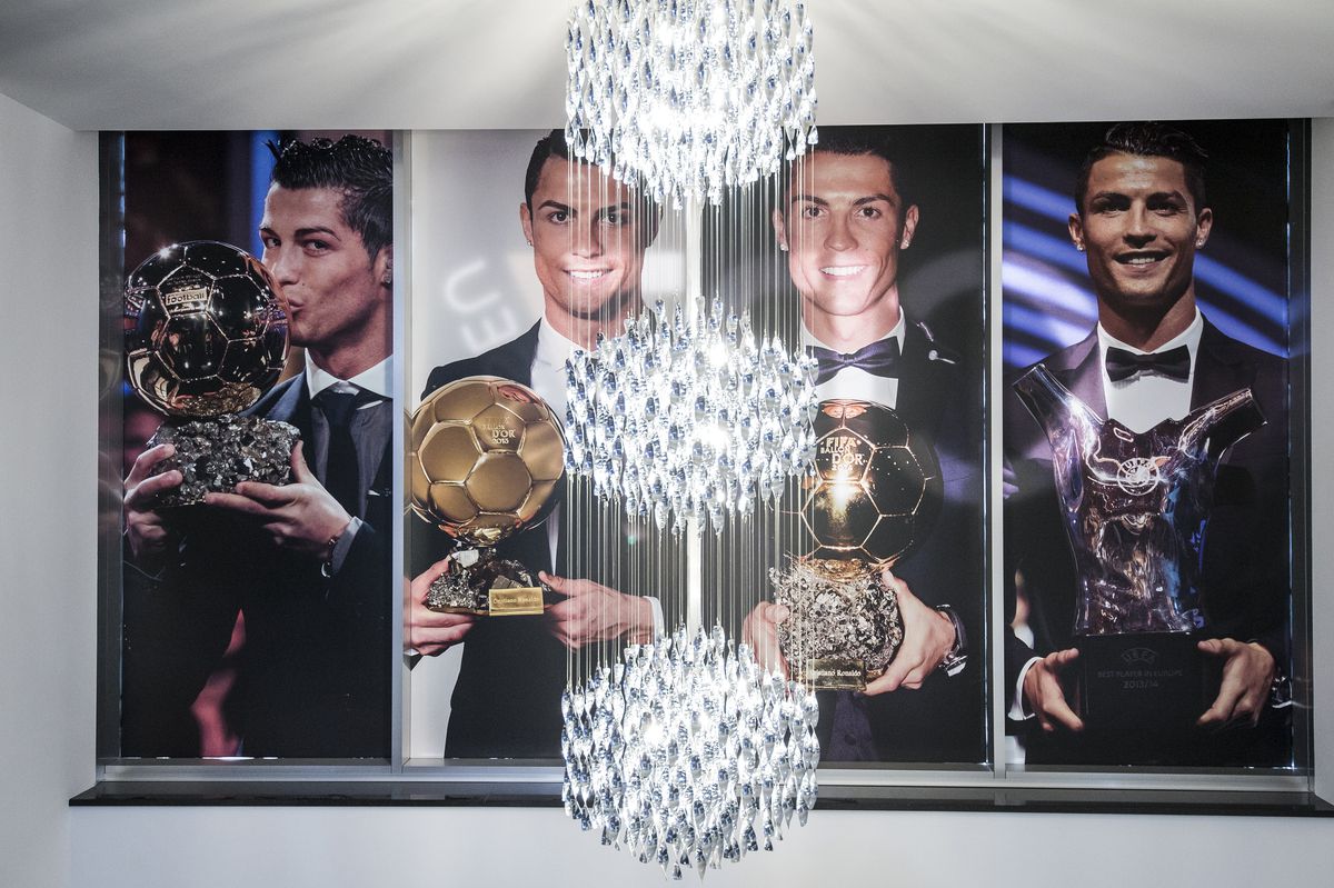 Cum arată cele mai spectaculoase 10 camere cu trofee: imaginea virală publicată de fiul lui Rooney » Ronaldo are propriul lui muzeu