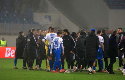 Nu s-a văzut la TV » Ce s-a întâmplat pe teren după Craiova - Sparta Praga: reacția de pe stadion