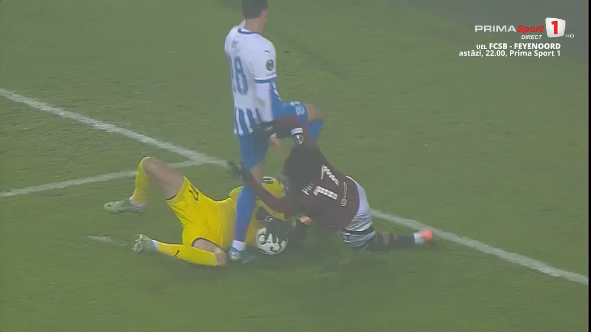 Intrare dură la Universitatea Craiova - Sparta Praga: mijlocașul cehilor i-a dat un genunchi în cap lui Isenko » Trebuia eliminat?