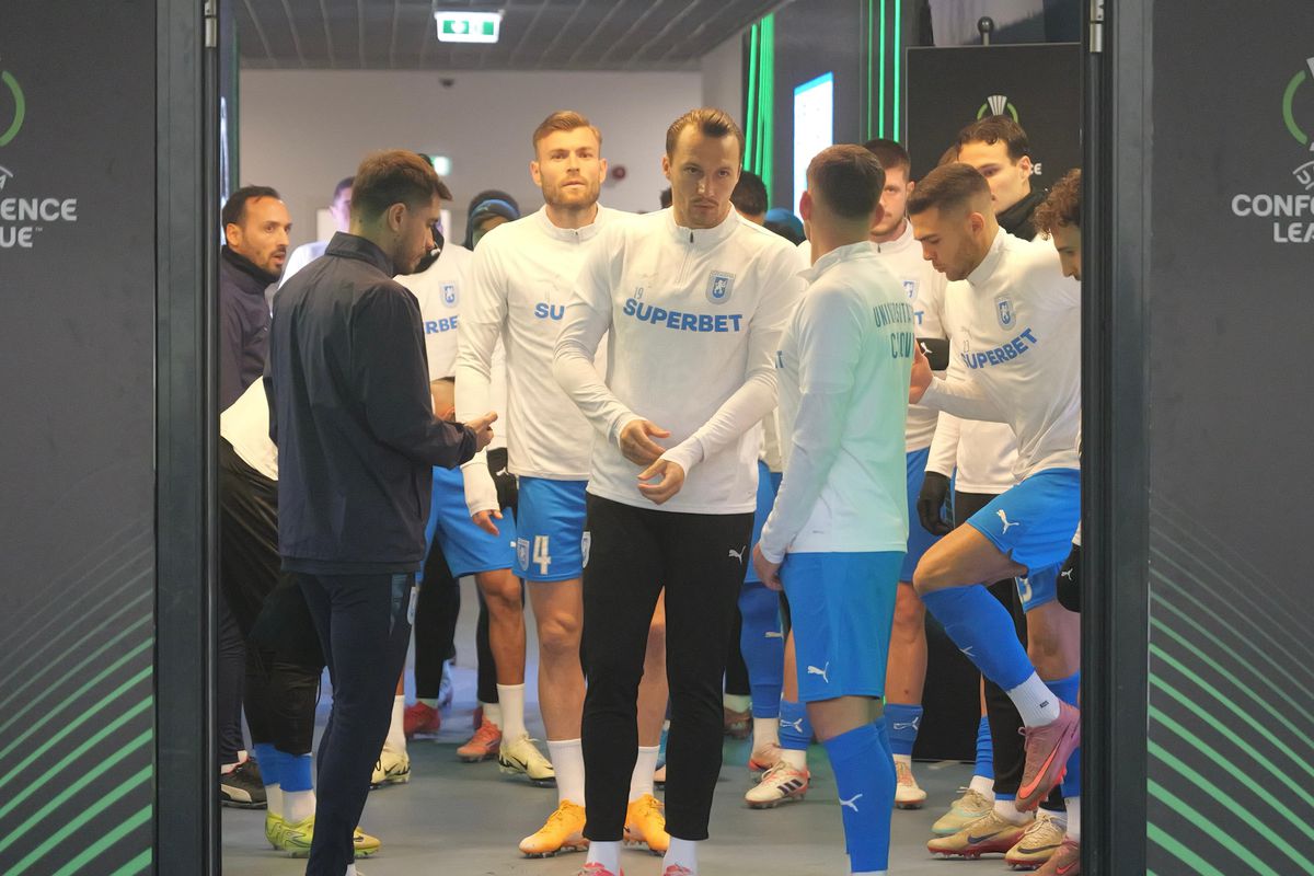 Craiova - Sparta Praga, imagini de pe gazon