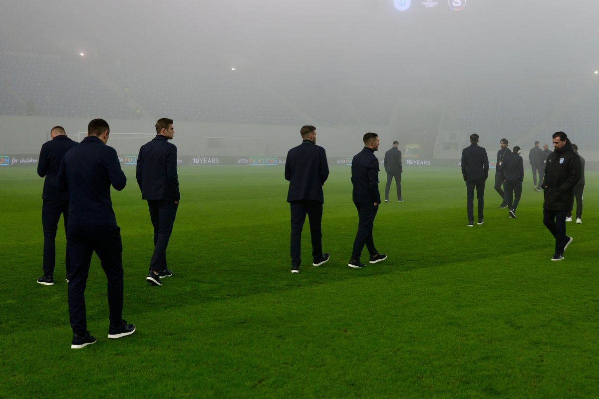 Craiova - Sparta Praga, imagini de pe gazon