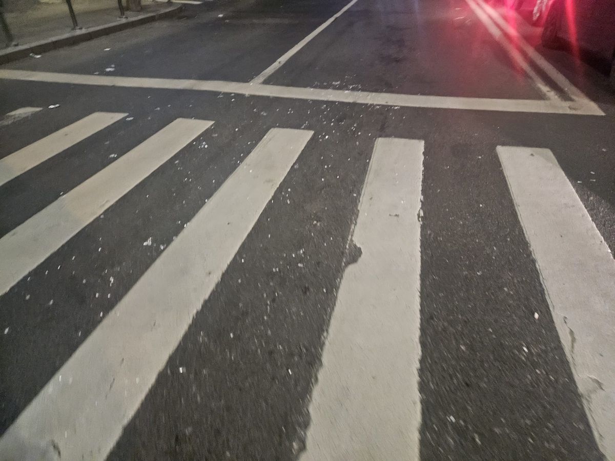 Suporterii lui Feyenoord au spart sticle pe străzile din București