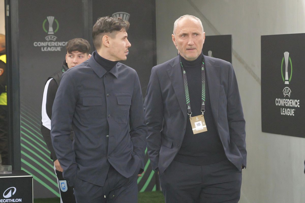 Craiova - Sparta Praga, imagini de pe gazon