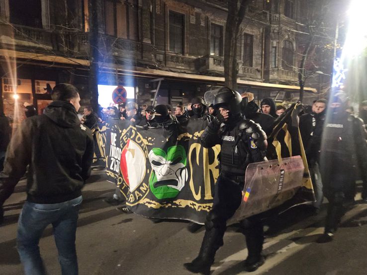 Suporterii lui Feyenoord au plecat în corteo spre Arena Națională / Foto: Remus Dinu GSP