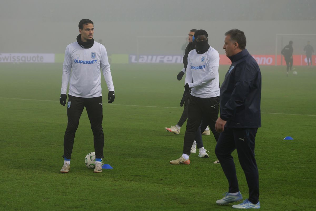 Craiova - Sparta Praga, imagini de pe gazon