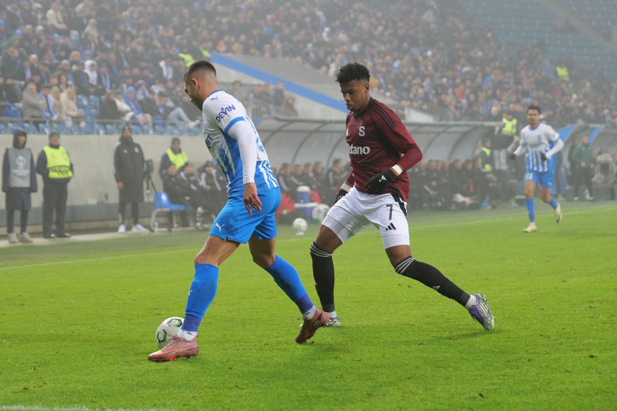 Universitatea Craiova - Sparta Praga, imagini din meci // foto: Ionuț Iordache și Andrei Furnigă (GSP.ro)
