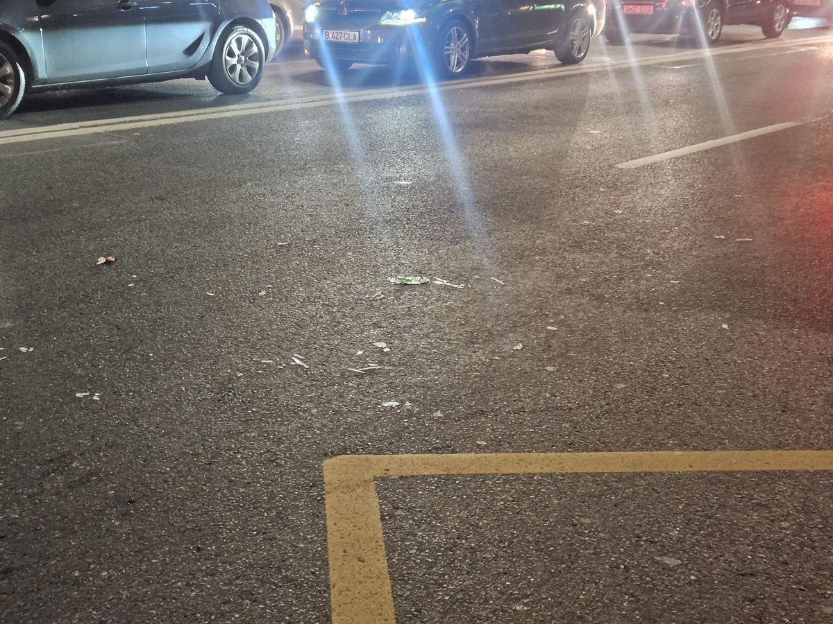 Suporterii lui Feyenoord au spart sticle pe străzile din București