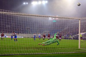 Universitatea Craiova - Sparta Praga, în Conference League » Ocazii COLOSALE înainte de pauză