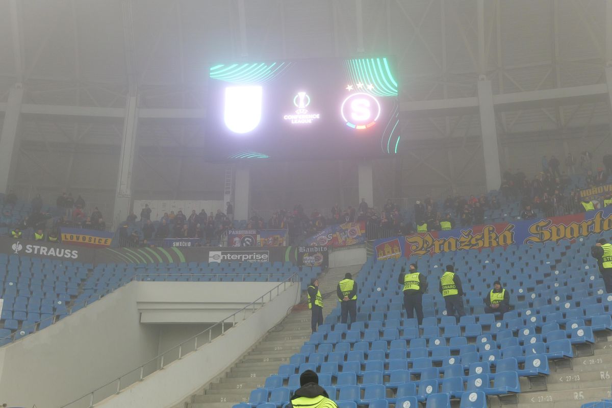 Craiova - Sparta Praga, imagini de pe gazon