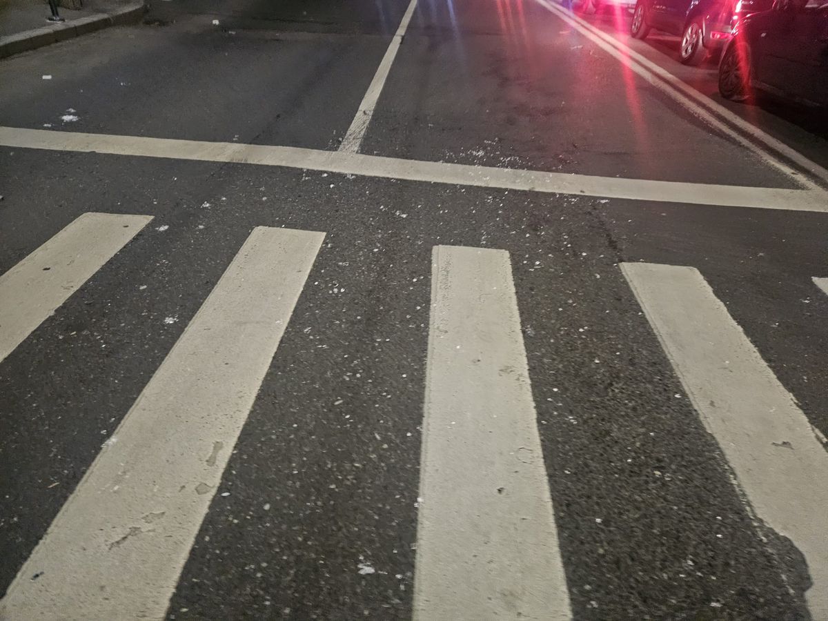 Suporterii lui Feyenoord au spart sticle pe străzile din București