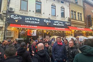 Au „cucerit” Centrul Vechi » 4.000 de suporteri ai lui Feyenoord vor pleca în „corteo” spre Arena Națională