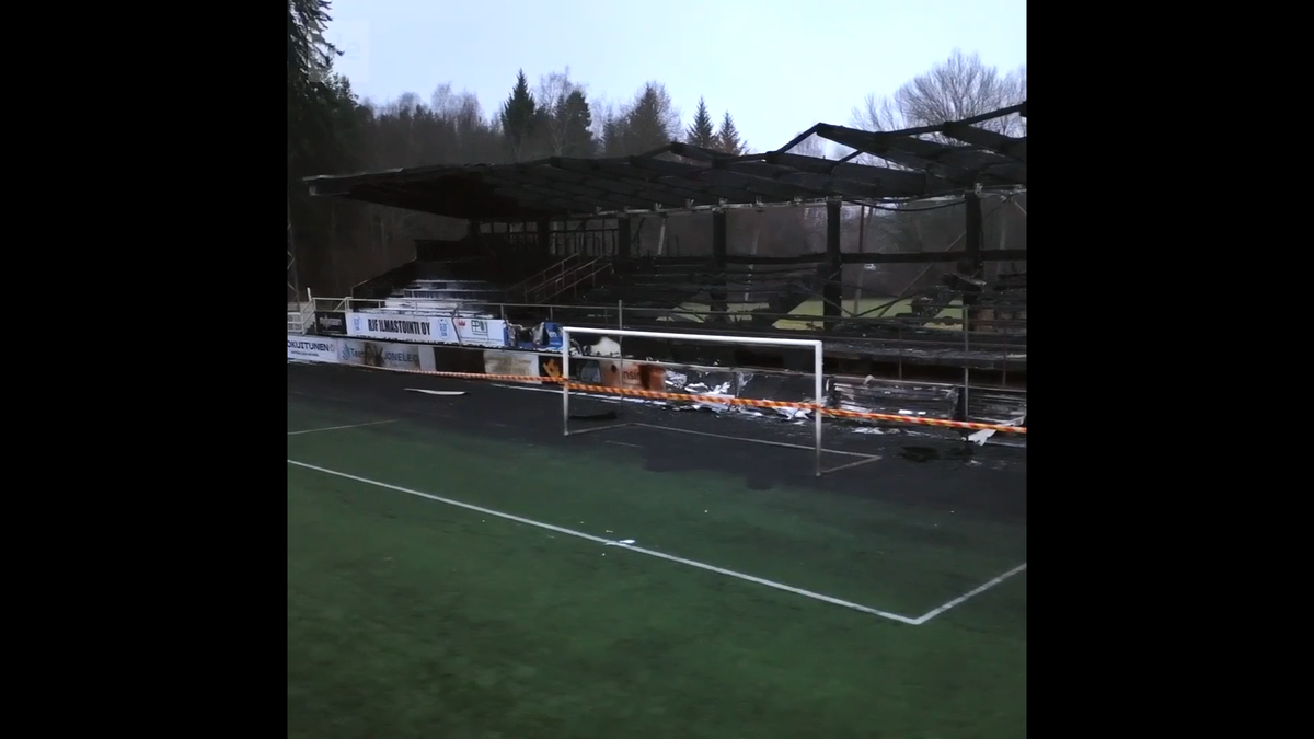 Trei minori au incendiat stadionul fostei campioane a țării