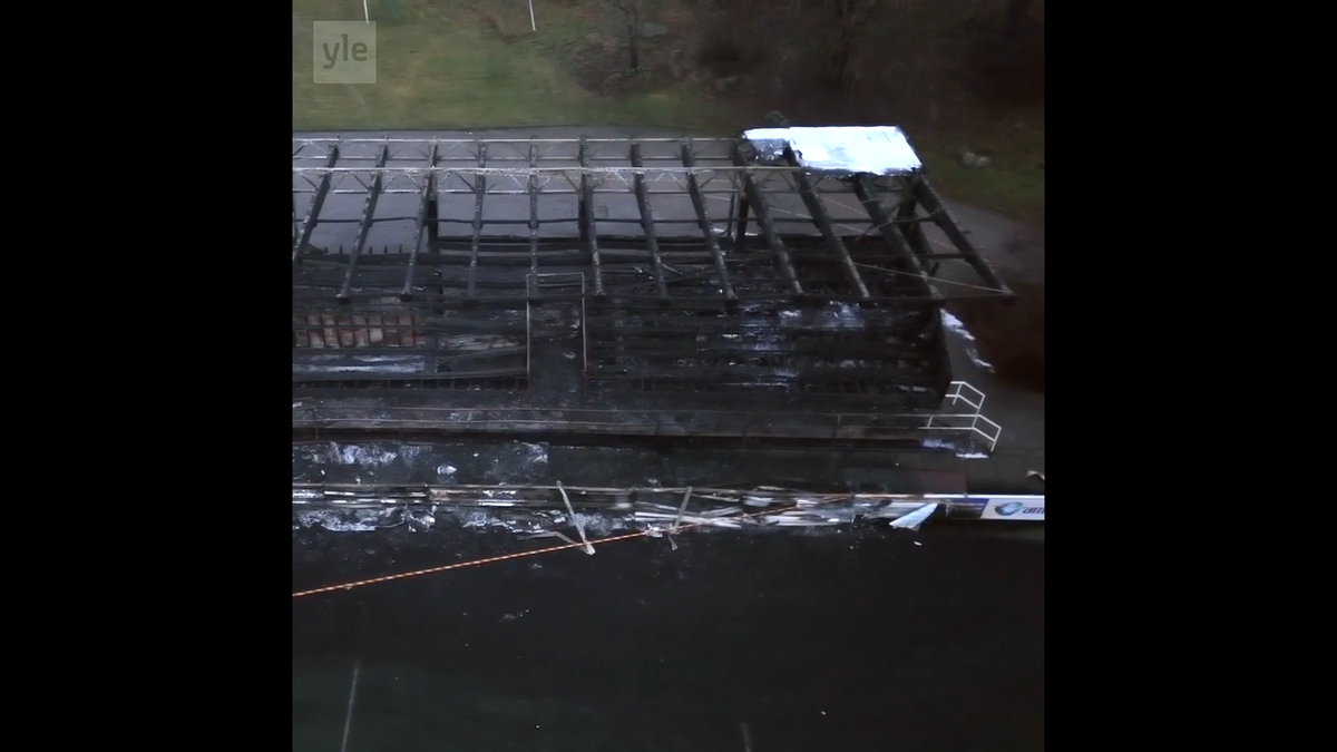 Trei minori au incendiat stadionul fostei campioane a țării