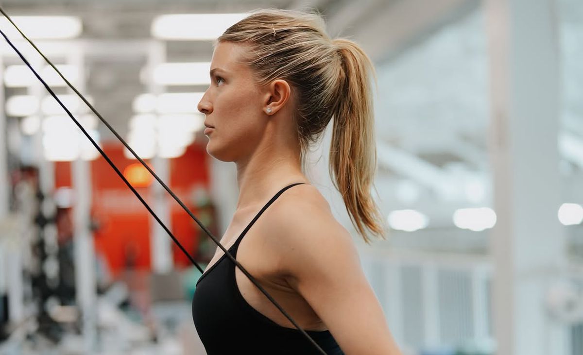 „Nu mi-am dat seama cât e de scurtă sau de transparentă” » Eugenie Bouchard a venit la evenimentul de la Indian Wells cu o rochie pe care nu o probase
