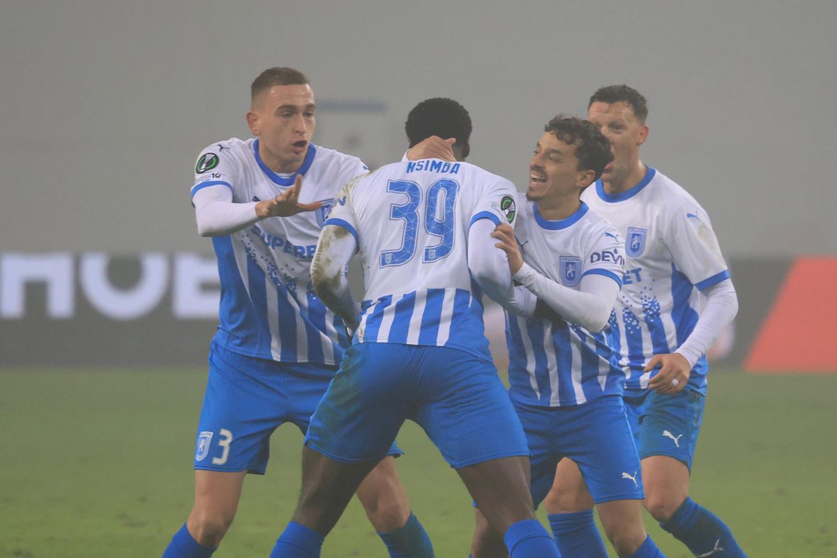 Universitatea Craiova - Sparta Praga, imagini din meci // foto: Ionuț Iordache și Andrei Furnigă (GSP.ro)
