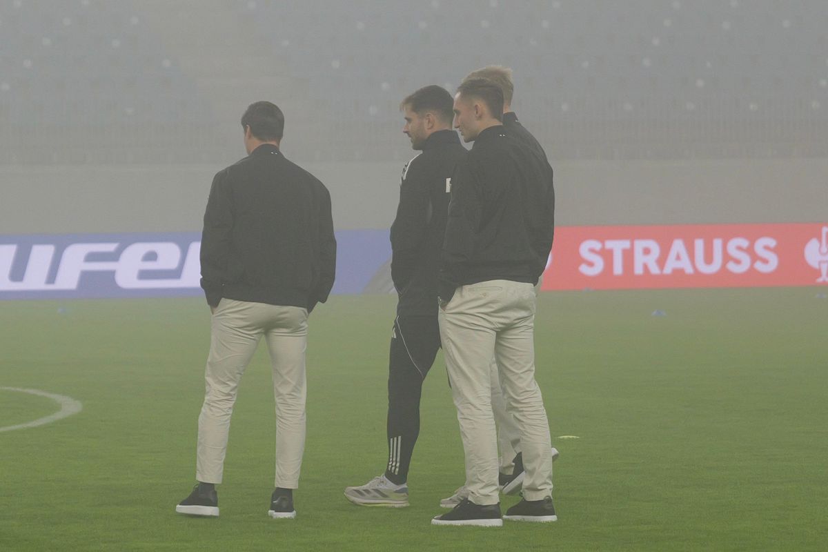 Craiova - Sparta Praga, imagini de pe gazon