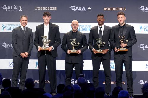 Denzel Dumfries, al doilea de la dreapta la stânga // foto: Guliver/gettyimages