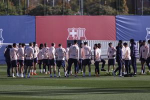 Surpriză de sărbători în cantonamentul Barcelonei » Compania auto din Emirate a împărțit cadouri aurite!