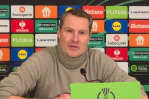 Antrenorul Spartei Praga, temător la conferință: „Să vedem dacă putem pleca”