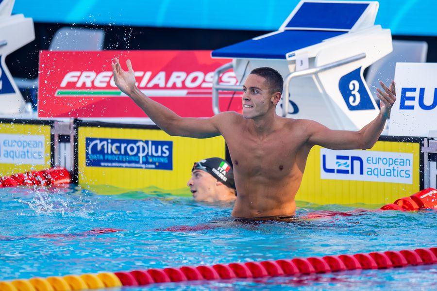 David Popovici în 2022 la Campionatele Europene de la Roma după ce a stabilit un nou record mondial FOTO GSP „Trebuie obsesie, dar și liniște” » David Popovici e „Sportivul Anului” și vorbește într-un interviu-eveniment despre o mare provocare: „N-am trecut niciodată prin așa ceva”