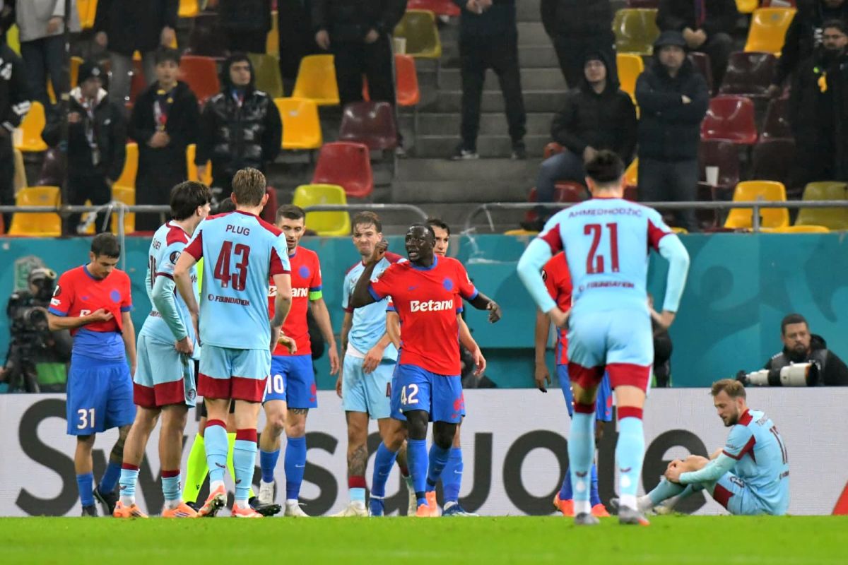 Arbitrul a dat penalty în FCSB - Feyenoord » Ce s-a văzut pe reluări