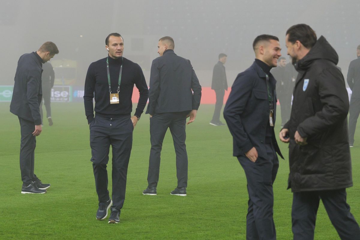 Craiova - Sparta Praga, imagini de pe gazon