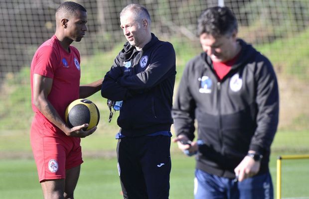 Gaz Metan // Edi Iordănescu, discurs dur: „Folosiți-vă toți neuronii, altfel luați avionul și plecați!” + jucătorii medieșenilor, baie în mare