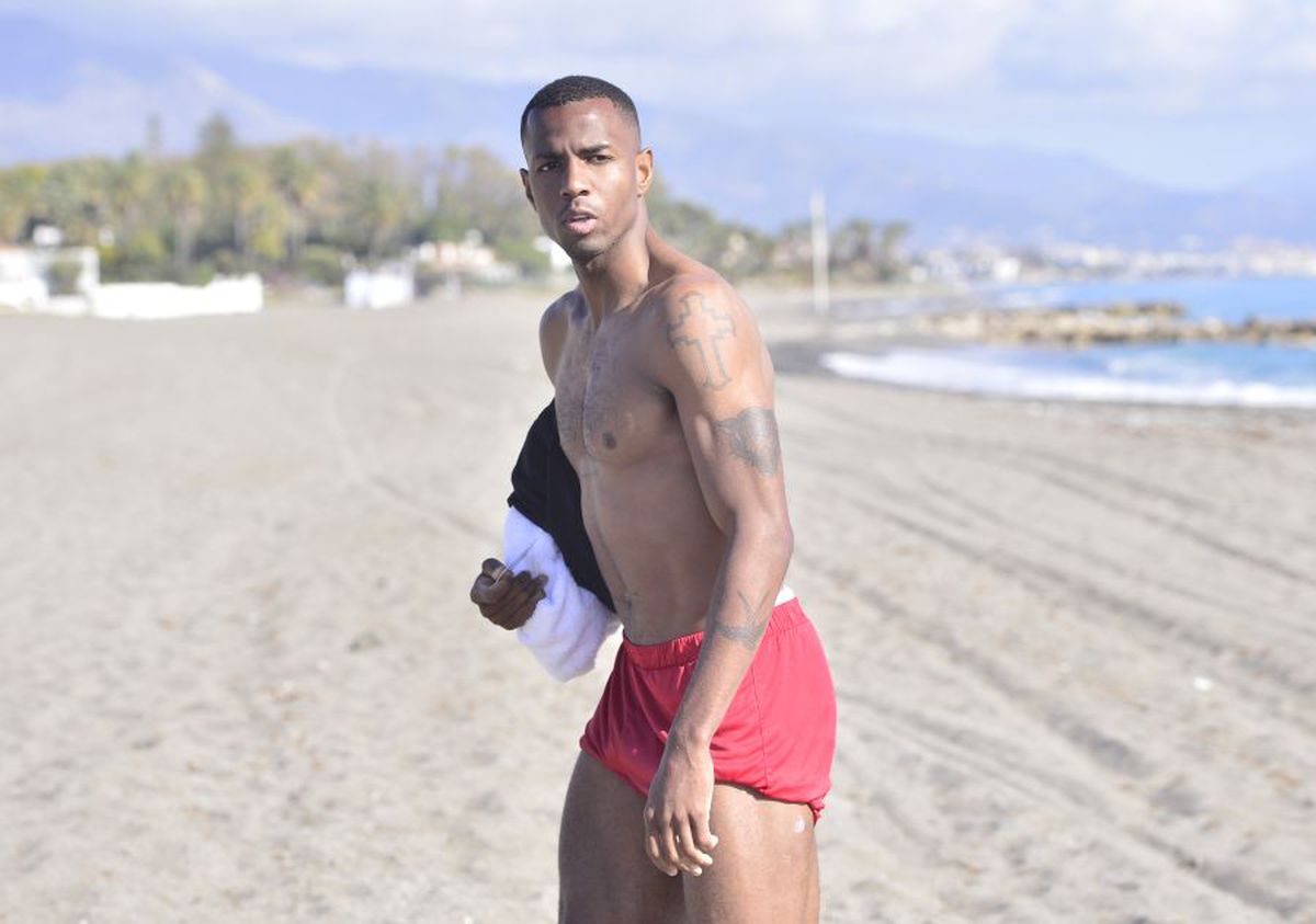 Gaz Metan // Edi Iordănescu, discurs dur: „Folosiți-vă toți neuronii, altfel luați avionul și plecați!” + jucătorii medieșenilor, baie în mare