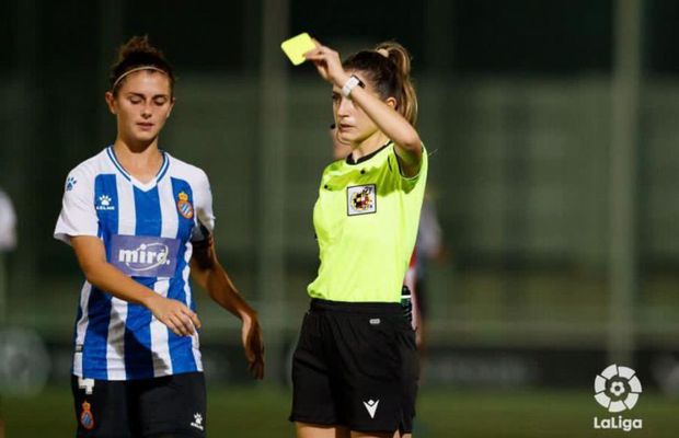 Povestea de succes a unei tinere din Spania: la 23 de ani, arbitrează în prima ligă, dar e și inginer aerospațial