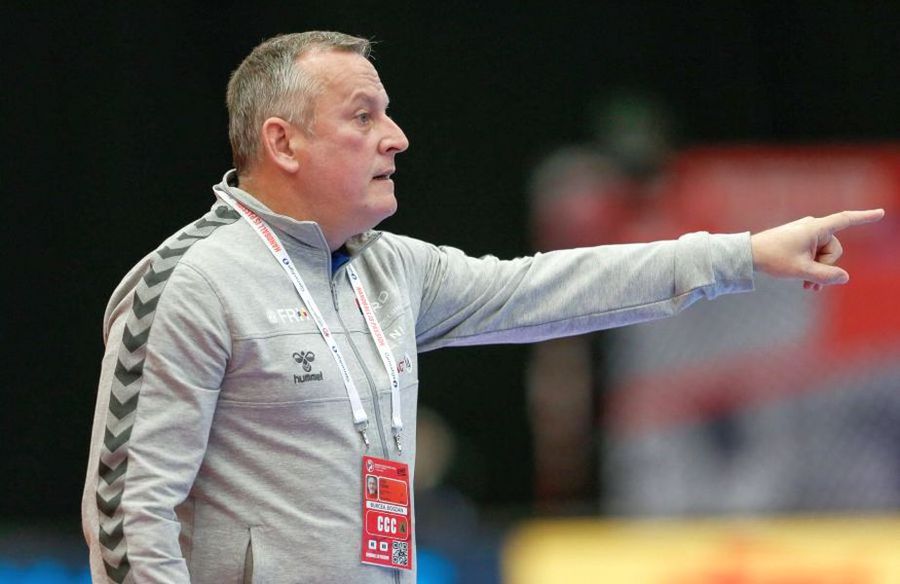 Bogdan Burcea (48 de ani) Bogdan Burcea a plecat de la naționala României de handbal feminin » Cine va fi noul selecționer