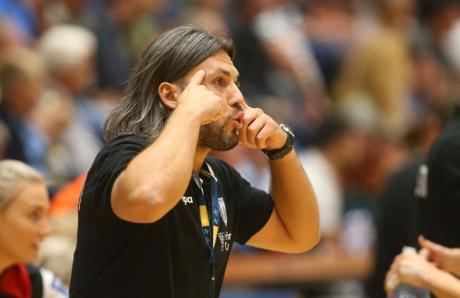 Adi Vasile (38 de ani) Bogdan Burcea a plecat de la naționala României de handbal feminin » Cine va fi noul selecționer