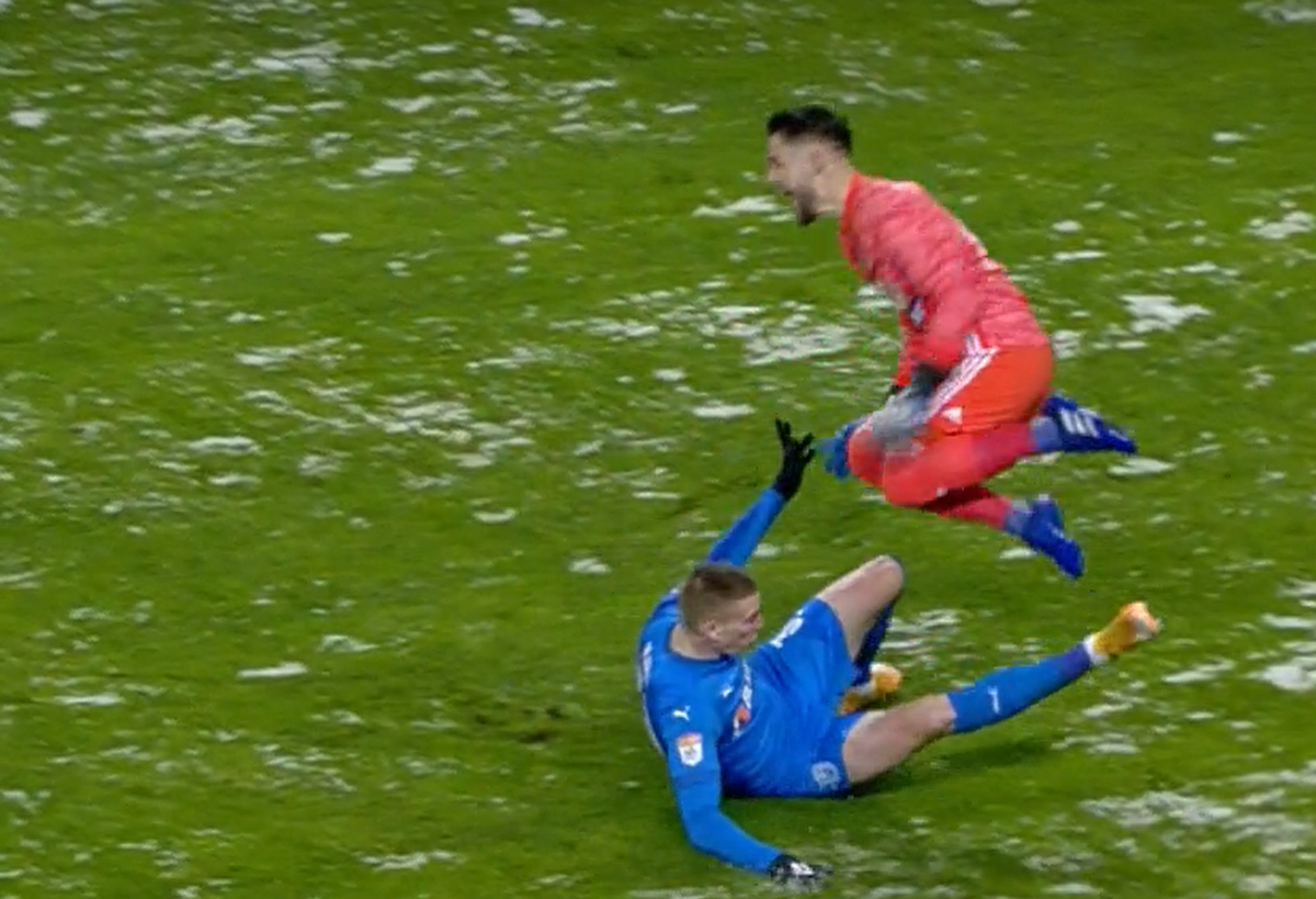 FOTO Primul cartonaș roșu încasat de Craiova în ultimii doi ani!