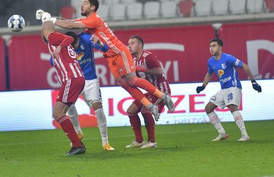 Așteaptă convocarea la națională, dar avertizează: „România e pe primul loc, însă n-aș spune nu Ungariei”