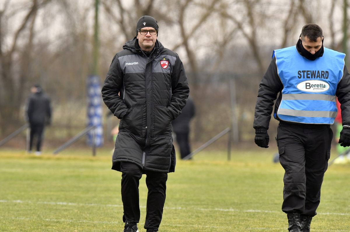 Flavius Stoican anunţă despărţirea de un jucător: „E blocat psihic! Multă lume l-a înjurat. Nu mai poate continua!”