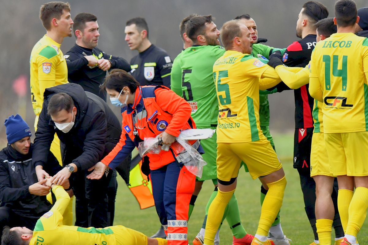 Scene dure în amicalul lui Dinamo de azi: fotbalist făcut KO, nervi și îmbrânceli: „E la spital, are ochiul umflat”