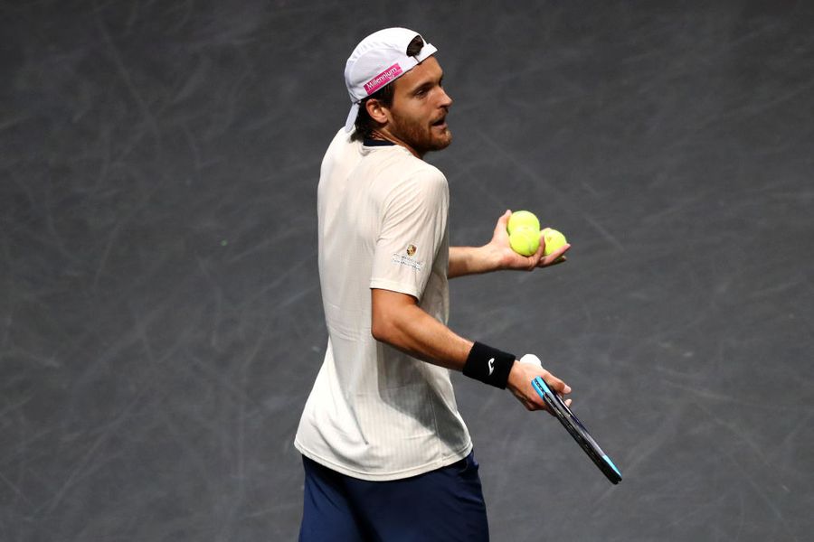 Joao Sousa Djokovic, tot mai antipatic în vestiar: „Mereu găsește o cale pe lângă reguli. E dificil pentru noi, restul jucătorilor, să acceptăm”