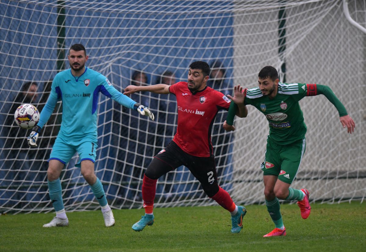 Declarația zilei, după amicalul cu scântei din Antalya: „Nu știu dacă arbitrul cunoștea regulamentul de fotbal! Ne e dor de cei din România”