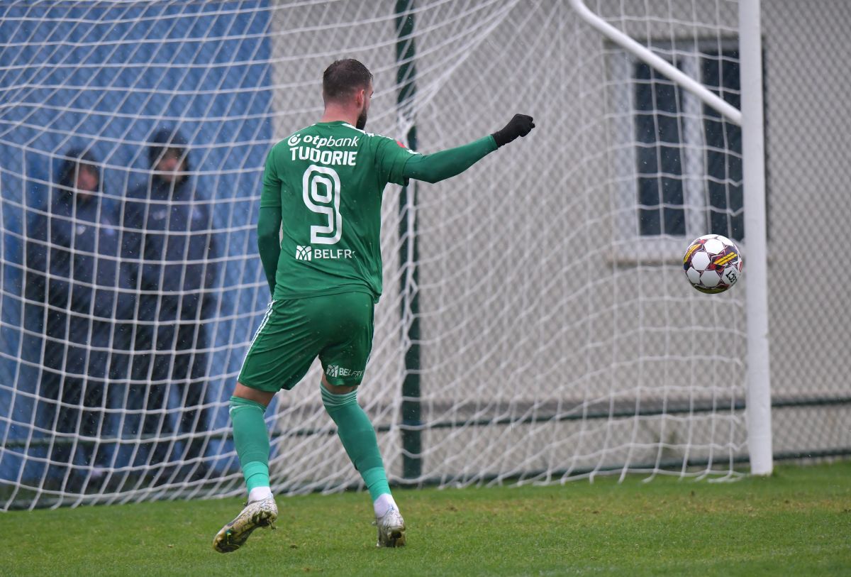 Declarația zilei, după amicalul cu scântei din Antalya: „Nu știu dacă arbitrul cunoștea regulamentul de fotbal! Ne e dor de cei din România”