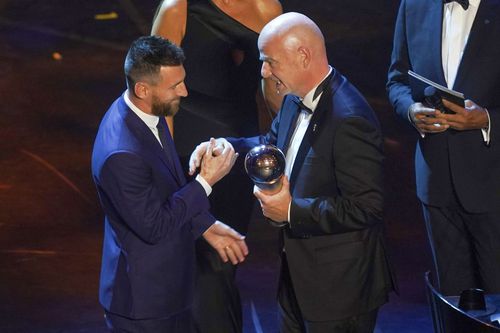 Lionel Messi și Gianni Infantino la gala „FIFA The Best” din 2019