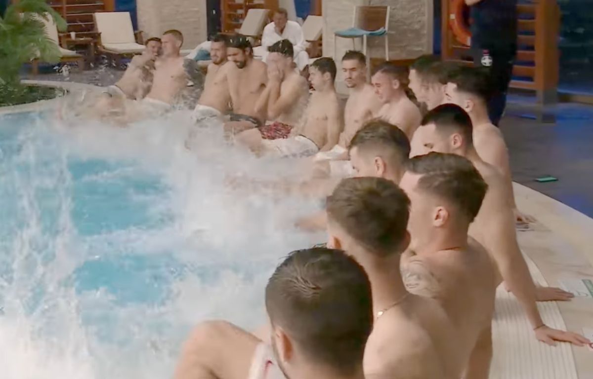 Și-au flexat mușchii la piscină: Deac, de pe coperta „Men's Health” + FCSB, ca la Herculane: cine a fost „victima” lui Crețu și Nikolov