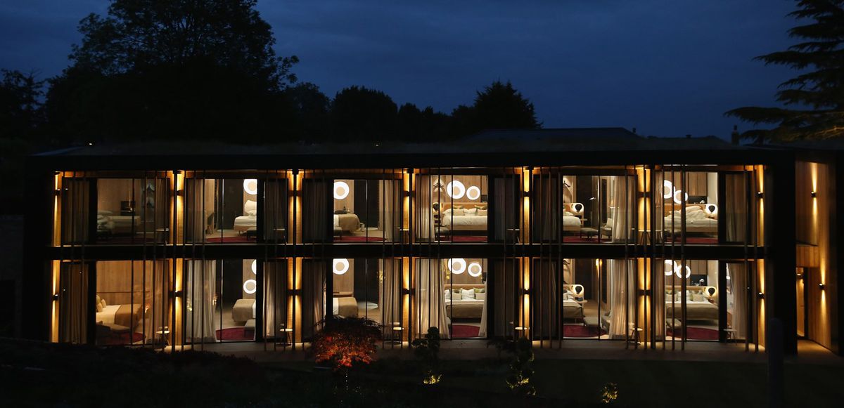 Așa arată complexul de 5 stele în care locuiește Drăgușin după transferul la Tottenham