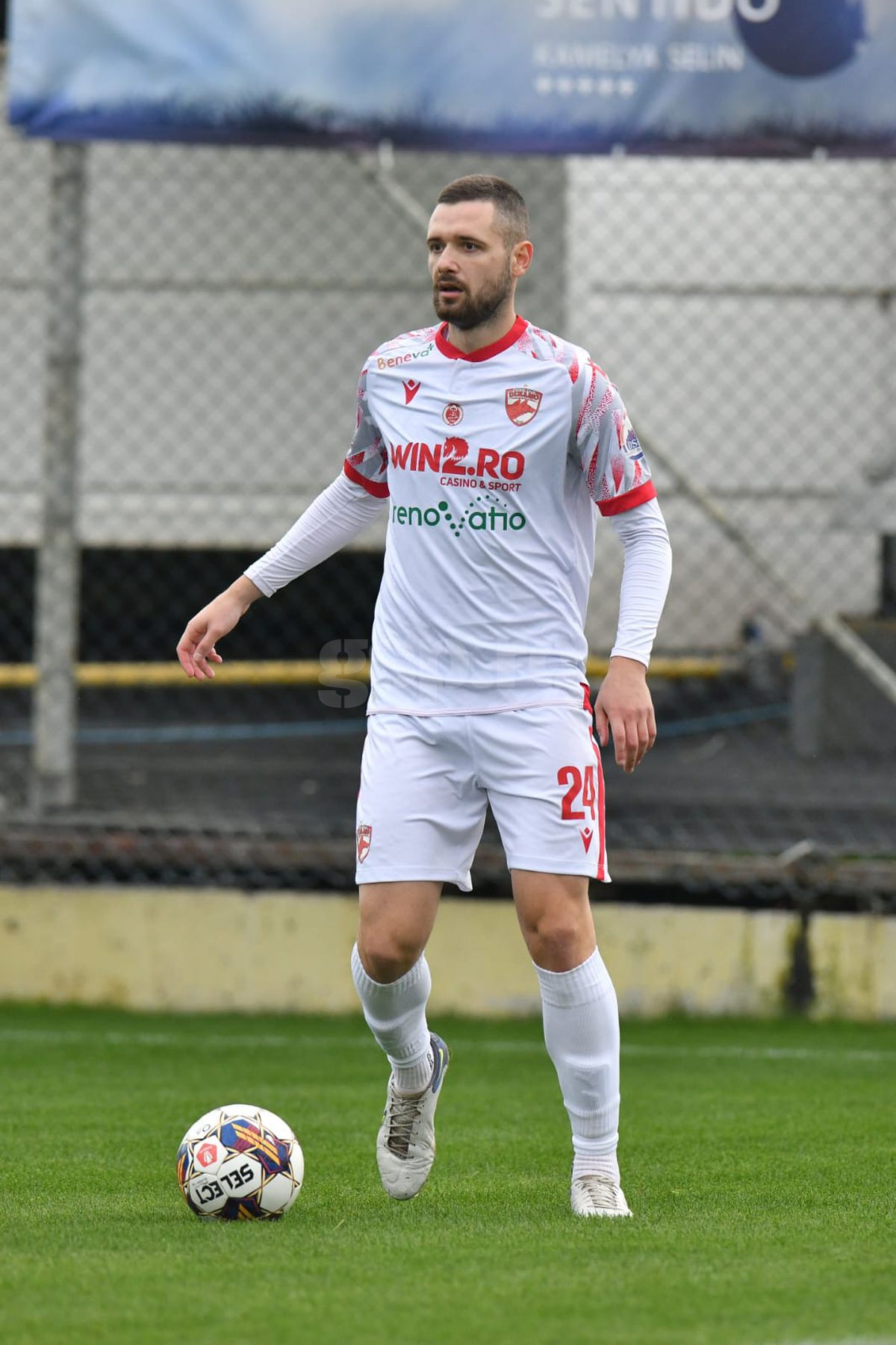 Cum s-a mișcat Darko Velkovski la debutul pentru Dinamo » Joacă din talent, dar mai are de muncă